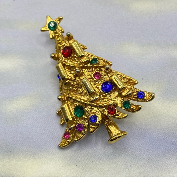 Gold Tone Rhinestone Christmas Tree Brooch - Picture 5 of 5